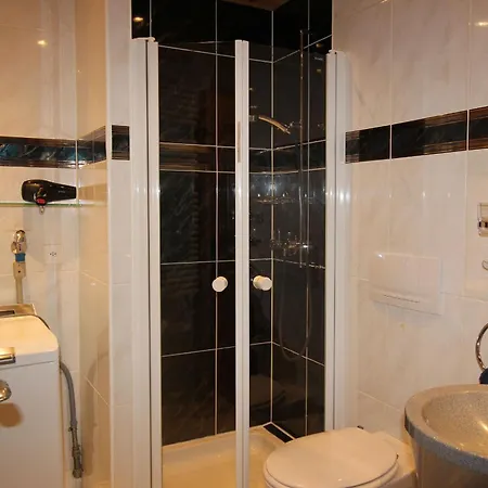 Residenza Lagrev - 2 Zimmerwohnung Nr 022 - Typ 21a - Hochparterre - Sued West Sils Maria