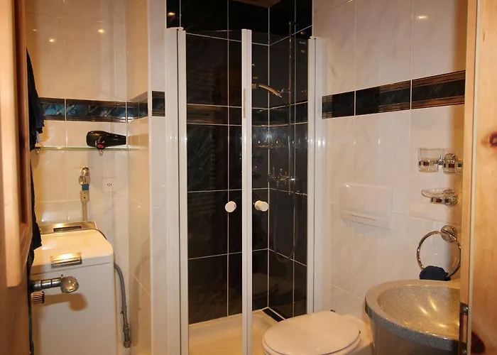 Residenza Lagrev - 2 Zimmerwohnung Nr 022 - Typ 21a - Hochparterre - Sued West Sils-Maria